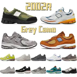 2002r Buty do biegania mężczyźni kobiety Sneakers Piwnica Gray Olive Trenerzy moda Pokój Proces Ochrona Pakiet Rain Cloud Design271g