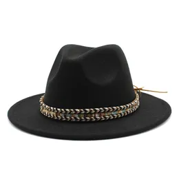 Damenhut Fedoras Herrenhut Herbst Winter Filz Panama mit Kette Kopfbedeckung schwarz Mode Kapelle Strand Hochzeitsbild Lässig