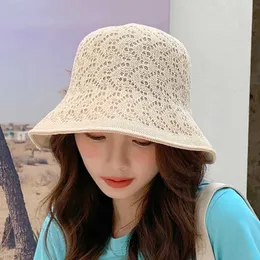 Breda randen hattar sommarhandgjorda virkning diskett solhatt för kvinnor ihåliga ut stickad kupol hink hatt fast färg bred grim vikbar strandmössa motorhuven G230227