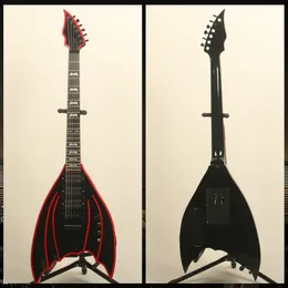 レッドストライプ付きの珍しい黒のバット形状のエレクトリックギター3ハンバッカーピックアップバットインレイ