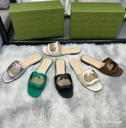 2023 Yeni Marka tasarımcısı Yaz Jöle Sandalet Kadın Plaj Ayakkabısı İçi Boş Terlik Bayanlar Lüks Flip Flop çift Toka Işık Sandalias Açık Slayt g