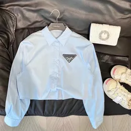 بلوزات نسائية ماركة Designer 23SS Triangle Label قمصان فاخرة ذات جودة عالية طية صدر السترة قميص بأكمام طويلة وأزياء حلوة