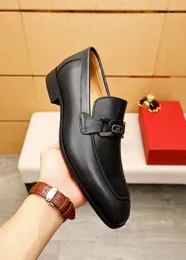 2023 Mens Frade Shoes Элегантные бизнес-вечеринка бренды мужская дизайнерская мода на открытая повседневная повседневная подлинная кожаная ходьба Размер 38-45