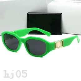 Kadın Güneş Gözlüğü Tasarımcı Gölgeleri Güneş Gözlükleri Tatil Seyahat Yüzme Moda Aksesuarları Sonnenbrille Retro UV Koruma Büyük Boyutlu Erkek Güneş Gözlüğü PJ008 C23