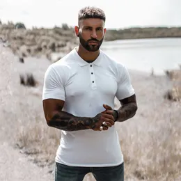 Polos de los hombres Moda de verano para hombre Sólido Camisas de polo de manga corta Algodón Slim Fit Turn Collar Hombre Gimnasio Culturismo Fitness Polo Shirt 230228