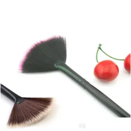 Makeup Brushes Pro Fan Fan Shape Progh Powder مزج أداة تمييز الكنتور Face Found