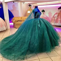 2023 Hunter Green Ball Gown Quinceanera Dresses Beads spetsapplikationer från Shoulder Formal Prom -klänningar Sweet 16 Dress Vestido de 15 Anos J0228