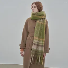 Halsdukar Autumn Winter2023 French Lazy Style Small Mosaic Plaid Cashmere Kvinnors halsduk mjuk vaxartad atmosfär förtjockad varm stor sjal