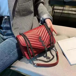 Сумки для плеча мода Женщина Wine Red Tassel Bag Design Design Pleas