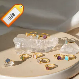 14K Złotym Birthstone Pierścień Crystal Aquamaryna szmaragdowy pierścień Boho Crebrs Raw Kamienne Biżuteria