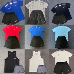 Мужские спортивные костюмы Tech Tech Sweat Suit Designer Suit Shirts Шорты с двумя частями женского фитнес-костюма n Принт быстрая сушка и дышащая спортивная одежда Большой размер