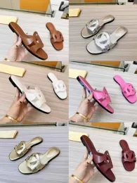 Toppkvalitet Casual Shoes 2023 Classic Designer Slippers Women's Sandals Beach Senaste modepremiumlåda och dammväska