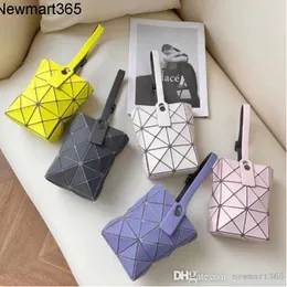 Ünlü Marka Lüks Tasarımcı Çanta Şeker Kadınlar Flep Bag Limited Buzlu Mini Kübik Kutu Mobil Çanta