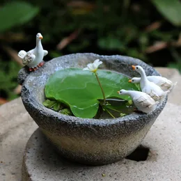 Garden Decorations Cute White Duck Water Culture Lotus Pot Vintage Resin Statue Outdoor Sculpture Used for Home Office Table Garden Desktop Decoration 230601