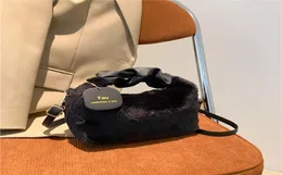 Women plush handbag bag female 2022 new fashion autumn and winter hair bag with a small chain crossbody4498044