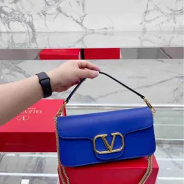 Solid Valentino Outdoor Bag Luxurys Style Shoulder 23 Year Star New Fashion Black Handheld Crossbody Bag Versatile NXVG