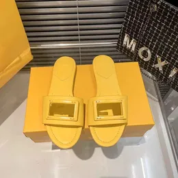 23s Designer chinelo roma sandálias recorte de couro f-Baguette sapatilhas de verão sandália deslizante couro de bezerro sapatos ao ar livre preto branco amarelo praia flip flop