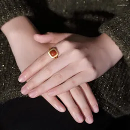 Klaster Pierścienie Czerwone Jade Charms Kobiety Regulowany pierścień Pierścień Pierścień Gemstone Chińskie Akcesoria 925 Srebrny Naturalny Projektant Kamień biżuterii