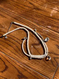 Choker Londany Halsband Handgjorda pärlor med glaspärlor med textur Vacker flicka
