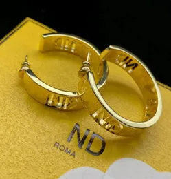 New Fashion Ladies Designer Earrings Gold Plated Letter Stud Earrings Women039s Holiday Gifts1419633