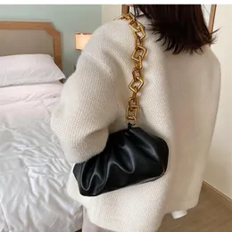 2021 Winter New Womens designer fashion Handbag Vintage Chain Shoulder Elegant Female Soft Crossbody Bag Quality Leather hobo Mess2723