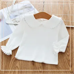 Tshirts vit spetsskjorta för födda barnflickor runt krage långärmad tröjor vår hösten småbarn botten barn tyg 230601