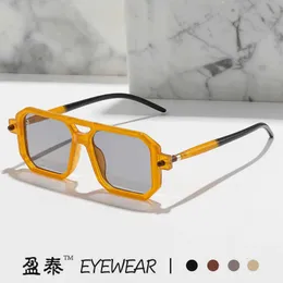 Mode solglasögon lyxig utomhusdesigner sommar ny dubbel stråle låda för mäns populära gatufoto ins glasögon för man kvinna