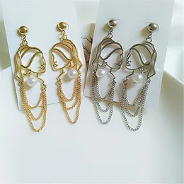 フープイヤリングレトロオイルペインティングファッションホロー女性のための真珠のイヤリングを持つロングタッセルガール