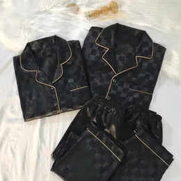 Pigiama da notte da donna Set pigiama di seta di lusso leggero di alta qualità Set cardigan a maniche lunghe primavera estate Abbigliamento per la casa di ghiaccio di moda