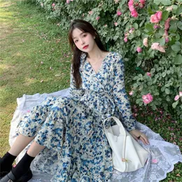 Casual Dresses 2023 Spring Autumn French Slim Dress Long Semes Cinched midjeskog Hong Kong Style Broken Flowers Vintage