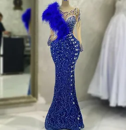 2023 May aso ebi Royal Blue Prom Dress Feather Reded Crystals Evening Party Second Second Second Birthday Congragement Dresses Robe de Soiree Zj345