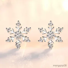 Stud New Lovely Snowflake Charm Orecchino per le donne Regalo di Natale Moda Orecchini in zircone di cristallo Gioielli per ragazze