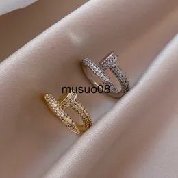 Pierścienie zespołowe klasyczne złoto plisowane pierścionki otwierające dla kobiety delikatna biżuteria nocna klub imprezowy nietypowy pierścień cyrkonu J230602
