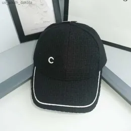 Siyah ve beyaz beyzbol şapkası tasarımcısı gündelik unisex çift şapka lüks moda kadın erkekler Casquette takılı şapkalar kadın beanie d2109296hl l230523