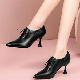 Sapatos sociais 2023 de cano baixo para festa feminino com cadarço couro legítimo salto alto feminino botas de bico fino para casamento casuais