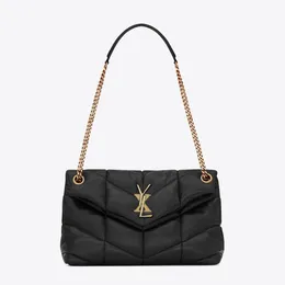 Bolsa de bolsa de bolsa de bolsa de couro acessórios metal logotipo clássico um ombro crossbody saco disponível em tamanhos pequenos e grandes