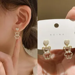 Elegant imitation Pearl Bear Stud örhängen för kvinnor Koreansk design tre fjärilar zirkonörhängen fest bröllop smycken