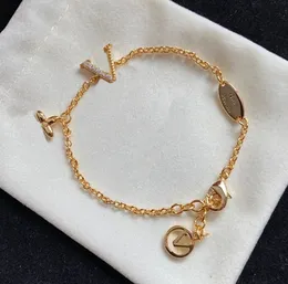 Mulheres designer pulseira de luxo diamante charme pulseira moda na moda letra v pingente jóias acessórios de ouro