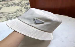 2021 fashion designer bucket hat for casquette baseball cap top christmas summer sun women men caps triangle friendship betwe5673193
