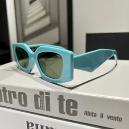 Diseñador de moda Gafas de sol de alta calidad Gafas clásicas Goggle Playa al aire libre Gafas de sol para hombre Mujer 6 colores Firma triangular opcional con caja de regalo