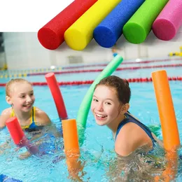 Accessori per l'immersione Bastone galleggiante per l'acqua Aiuto per il nuoto Noodles in schiuma Noodle per piscina Galleggiante Woggle 230601