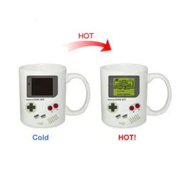 Muggar Creative Game Machine Magic Mug Temperatur Färg Byt kameleonkoppar Värmekänslig kopp kaffe Te mjölk Mugg för gåvor 230608