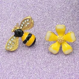 Women Fashion Asymmetrical Bee Flower Stud Earrings Silver Girls Cute Bees Flowers Brincos Ear Studs Animal Jewelry Party Gifts