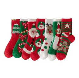 Mężczyźni kobiety ciepłe skarpetki świąteczne 2022 Style jesienne zima gruba swobodna kreskówka Elk Snowman Santa Claus Terry Fluffy Short Fuzzy Sox Stocking Xmas Dekoracja