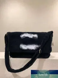 最高のアメリカの新しいセレブスタイルクロスボディタオルバッグ化粧品コイン財布の豪華な女性用バッグ