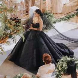 Últimos vestidos de noiva gótico preto 2020 com decote em coração frisado puffy linha A qualidade vintage vestidos de noiva de renda plus size personalizados Ma234D