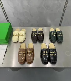 Chinelos Lefu com fivela de ferradura de designer, sapatos clássicos originais de quatro estações, cabedal de couro, salto alto, palmilhas de pele de carneiro, sapatos femininos, sapatos de fábrica de alta qualidade