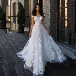 Nya Designl-applikationer Lace V-hals Cap Sleeve Tulle pärlor En linje Bröllopsklänningar 2020 Boho Bridal-klänning Vestido de Noiva255h