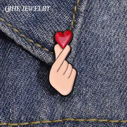 Desenhos animados Esmalte Pin Gesto Coração Crachá Jóias Personalizado Amor Homens Mulheres Mochila Chapéu Lapela Acessórios Atacado Amigos Presente