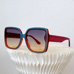 Óculos de sol masculino colorido emenda super grande protetor solar fashion ins Netflix com o mesmo modelo óculos de sol feminino leve confortável charme único prático